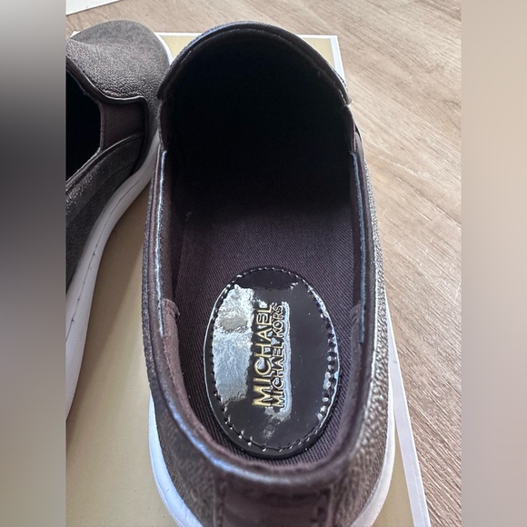 Michael Kors Slip on Shoe Size 7 1/2 in brown MK design - Picture 8 of 12